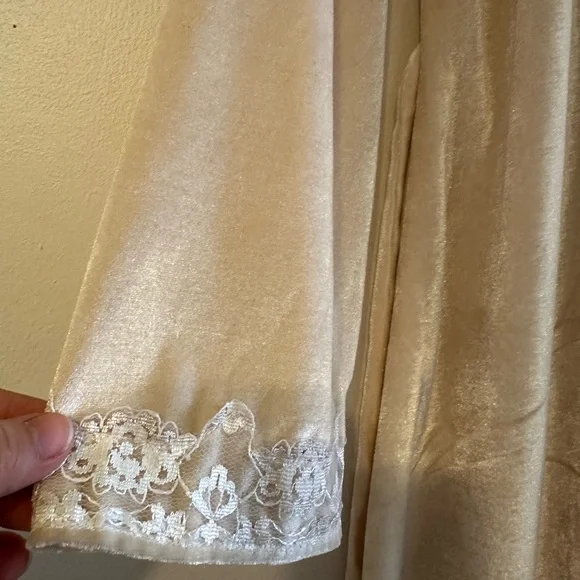 NEW Velvet Long Sleeve Dress/ Gown - Picture 6 of 7